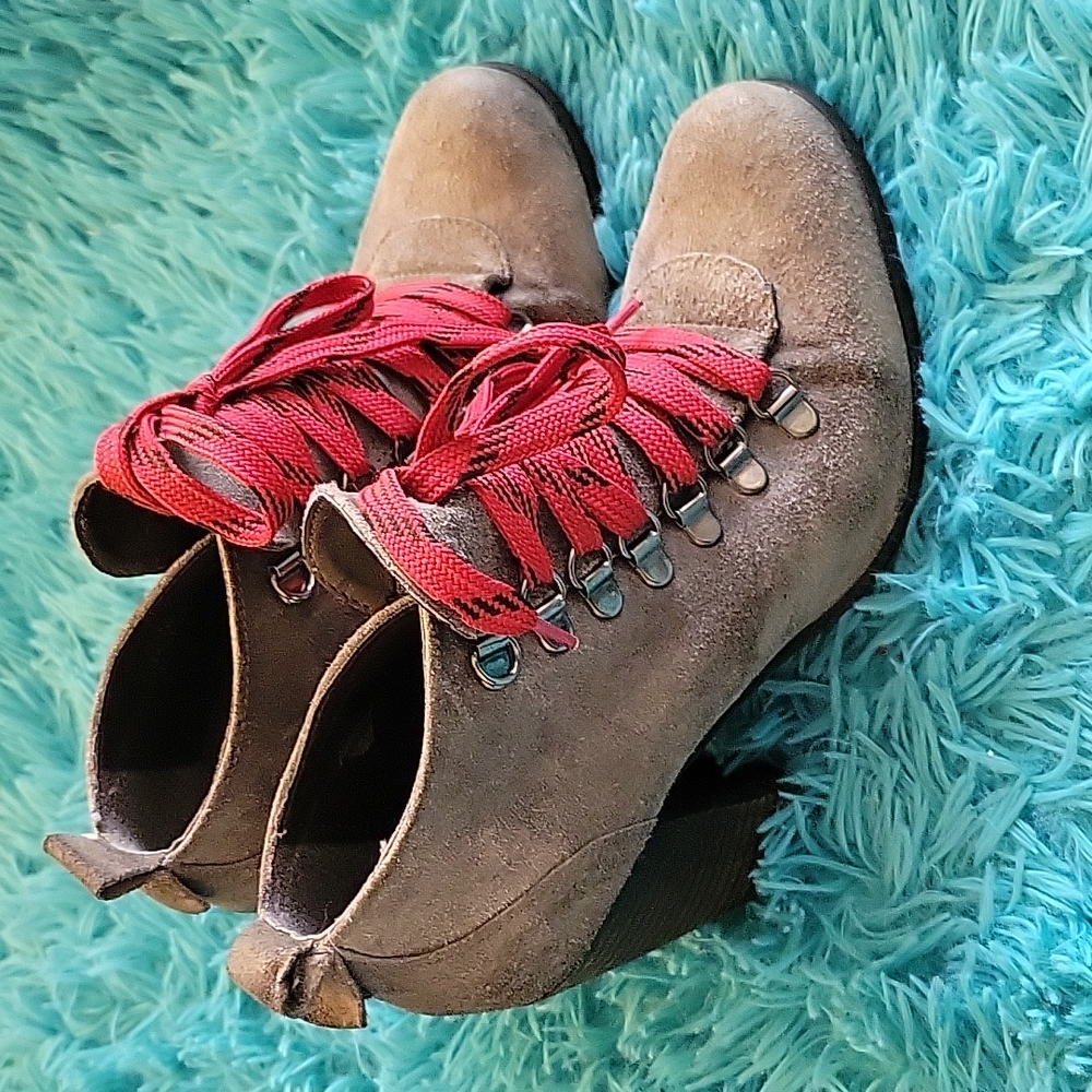 Boutique 9-adorable lace up heeled boots